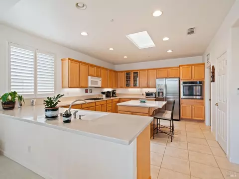 208 Creekside St, Cloverdale, CA 95425 photo 3