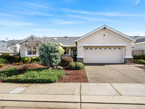 208 Creekside St, Cloverdale, CA 95425