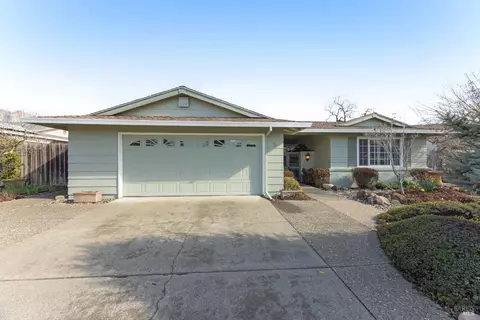 5 Autumn Leaf Pl, Santa Rosa, CA 95409