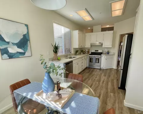 2096 Devonshire Dr, Napa, CA 94558 photo 9
