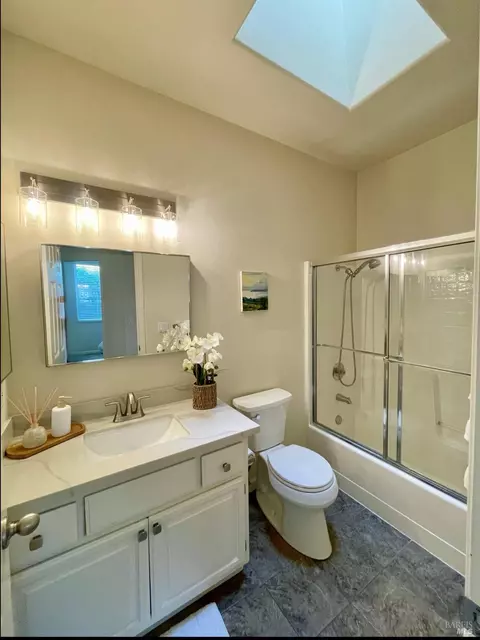 2096 Devonshire Dr, Napa, CA 94558 photo 23
