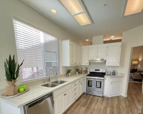 2096 Devonshire Dr, Napa, CA 94558 photo 18