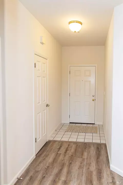 2096 Devonshire Dr, Napa, CA 94558 photo 8
