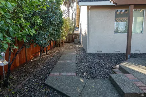 2096 Devonshire Dr, Napa, CA 94558 photo 44