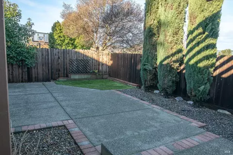 2096 Devonshire Dr, Napa, CA 94558 photo 40