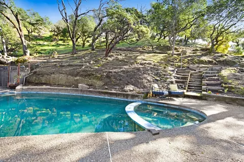 Exterior - 541 Westgate Dr, Napa, CA 94558 photo 5 of 23