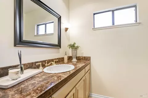 Bath - 541 Westgate Dr, Napa, CA 94558 photo 5 of 5