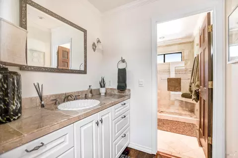 Bath - 541 Westgate Dr, Napa, CA 94558 photo 1 of 5
