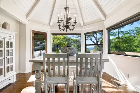 Dining - 541 Westgate Dr, Napa, CA 94558 photo 2 of 4