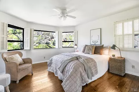 Bedroom - 541 Westgate Dr, Napa, CA 94558 photo 3 of 9
