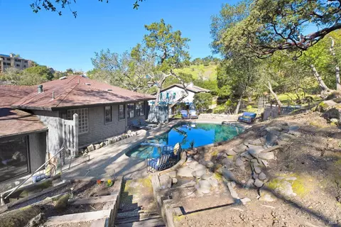 Exterior - 541 Westgate Dr, Napa, CA 94558 photo 6 of 23