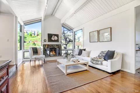 Living - 541 Westgate Dr, Napa, CA 94558 photo 1 of 4
