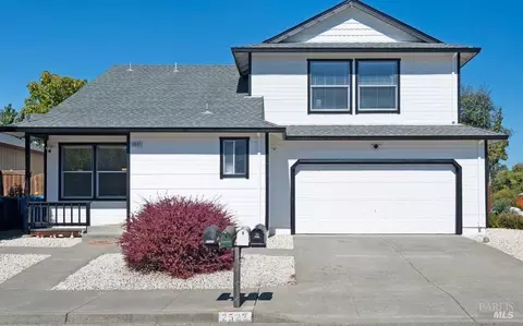 2527 Richie Pl, Santa Rosa, CA 95403