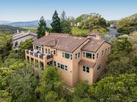 56 Stonetree Ln, Novato, CA 94945