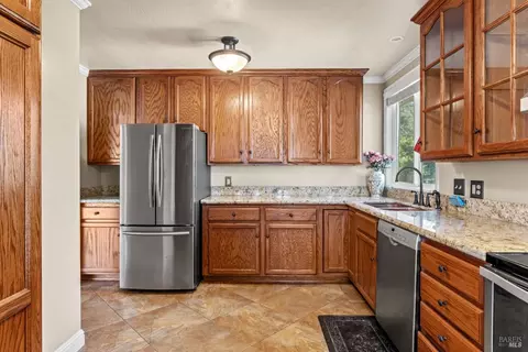 756 S Spring St, Ukiah, CA 95482 photo 7