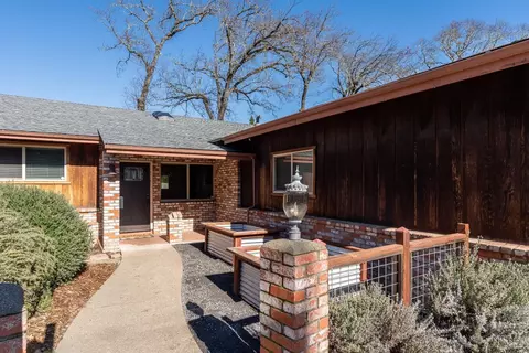 1024 W Perkins St, Ukiah, CA 95482 photo 2