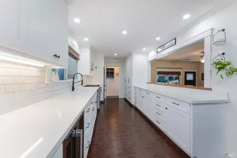 1024 W Perkins St, Ukiah, CA 95482 photo 9