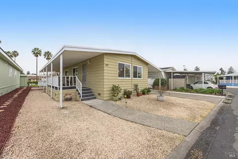 137 Anacapa Dr, Santa Rosa, CA 95403