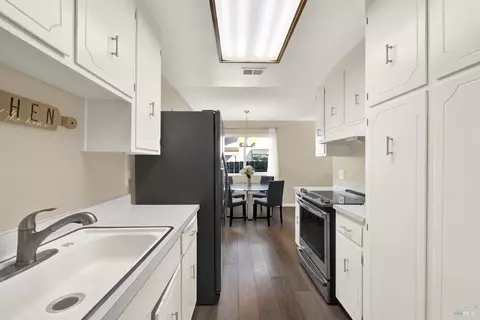Kitchen - 1273 Marshall Rd, Vacaville, CA 95687 photo 7 of 7