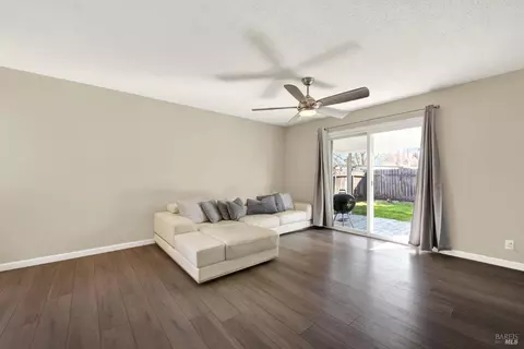Living - 1273 Marshall Rd, Vacaville, CA 95687 photo 2 of 5