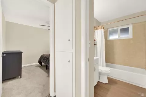 Entry Way - 1273 Marshall Rd, Vacaville, CA 95687 photo 5 of 6