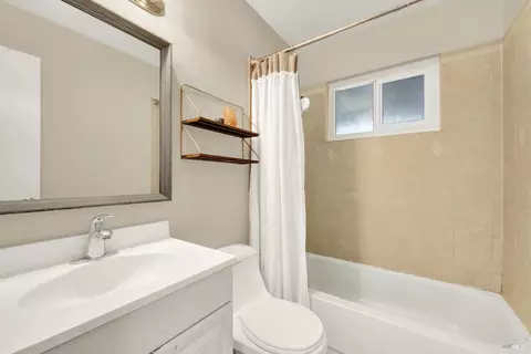 Bath - 1273 Marshall Rd, Vacaville, CA 95687 photo 1 of 3