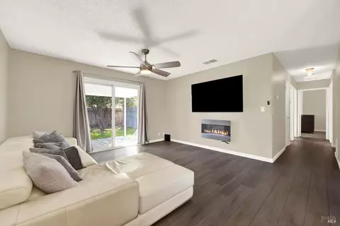 Living - 1273 Marshall Rd, Vacaville, CA 95687 photo 3 of 5