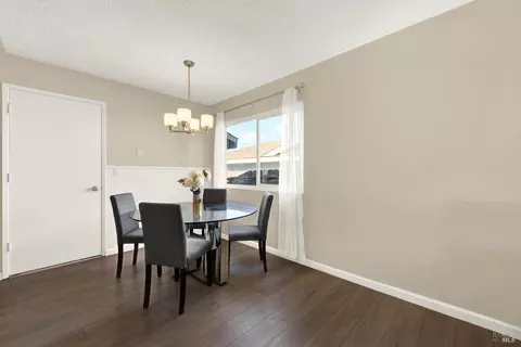 Dining - 1273 Marshall Rd, Vacaville, CA 95687 photo 5 of 6