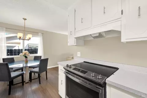 Dining - 1273 Marshall Rd, Vacaville, CA 95687 photo 6 of 6