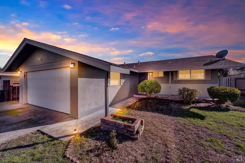 1273 Marshall Rd, Vacaville, CA 95687