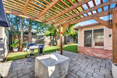 Exterior - 2148 Tilden Pl, Fairfield, CA 94533 photo 16 of 27