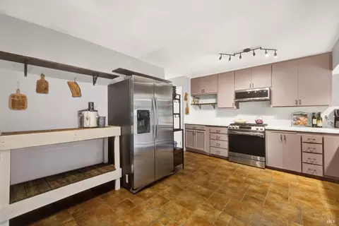 Kitchen - 2148 Tilden Pl, Fairfield, CA 94533 photo 4 of 11