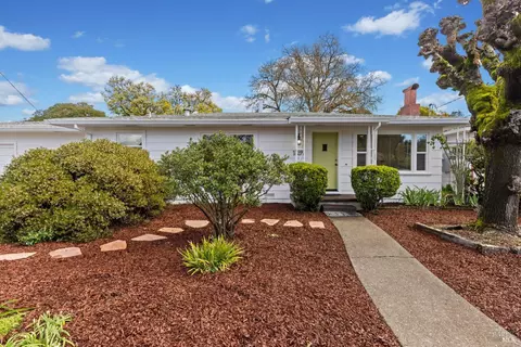 1828 Albany Dr, Santa Rosa, CA 95401