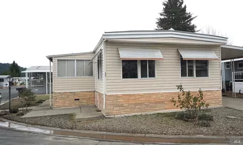 445 Colonial Park Dr, Santa Rosa, CA 95403