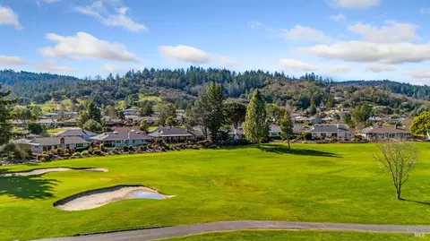 354 Oak Leaf Cir, Santa Rosa, CA 95409