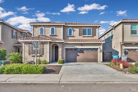 596 Sitka Dr, Vacaville, CA 95687