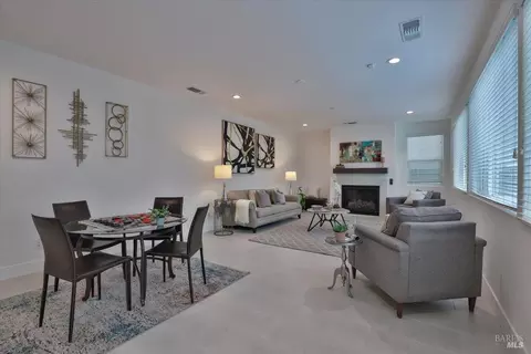 585 Honeysuckle Dr, Vacaville, CA 95687 photo 11