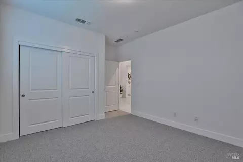 585 Honeysuckle Dr, Vacaville, CA 95687 photo 13