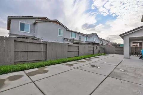585 Honeysuckle Dr, Vacaville, CA 95687 photo 25