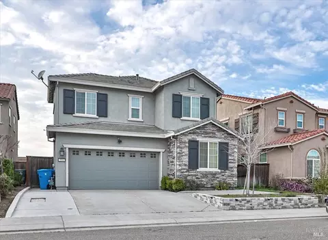 554 Sitka Dr, Vacaville, CA 95687 photo 2