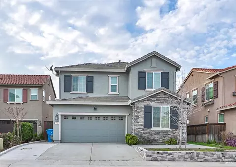 554 Sitka Dr, Vacaville, CA 95687