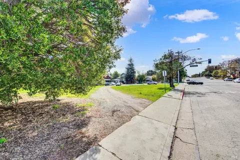 900 Alameda St, Vallejo, CA 94590 photo 8