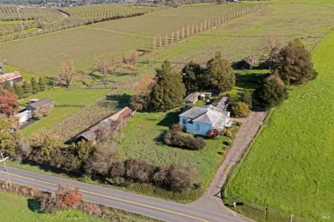3683 Canfield Rd, Sebastopol, CA 95472 photo 2