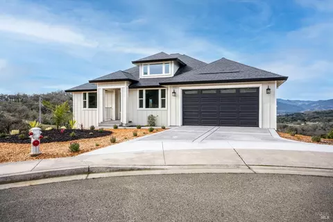 2404 Celestin Ct, Ukiah, CA 95482