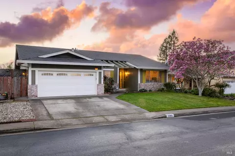 5365 Marigold Ln, Santa Rosa, CA 95403