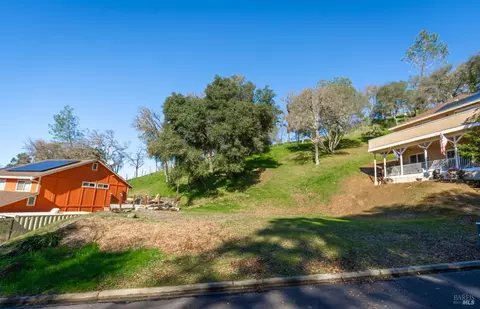 1016 Overland Dr, Napa, CA 94558