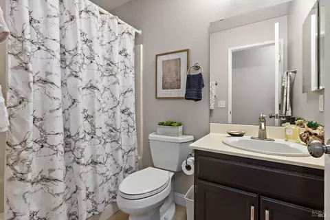 5564 Burgundy Ct, Vallejo, CA 94591 photo 23