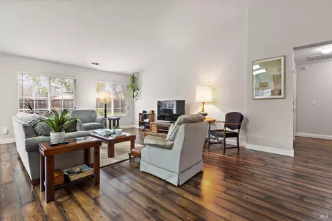 5564 Burgundy Ct, Vallejo, CA 94591 photo 7