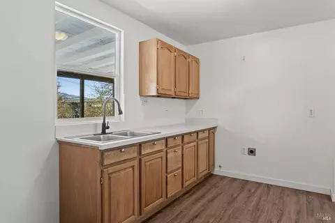 611 Holden St, Ukiah, CA 95482 photo 32