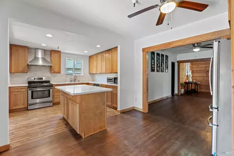 611 Holden St, Ukiah, CA 95482 photo 7